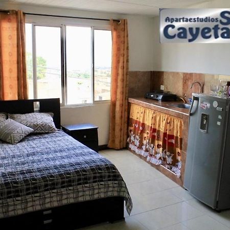 Apartaestudios San Cayetano Кали Экстерьер фото
