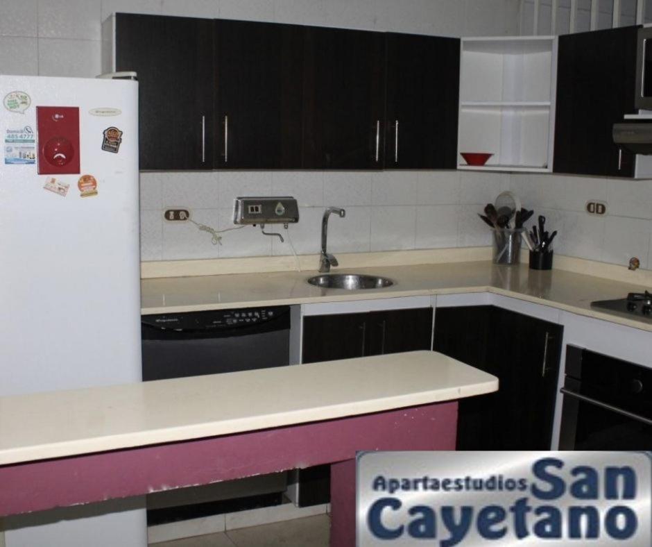 Apartaestudios San Cayetano Кали Экстерьер фото