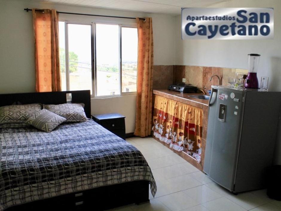 Apartaestudios San Cayetano Кали Экстерьер фото